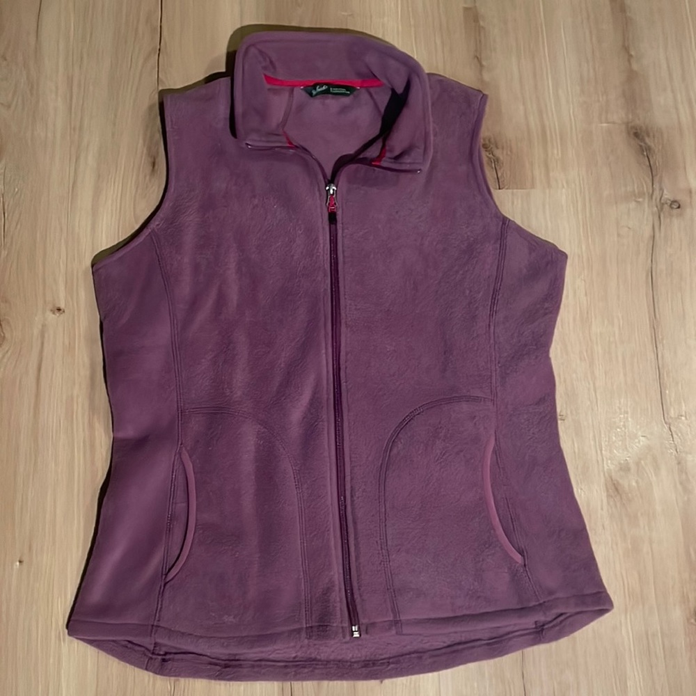 Woolrich Light Purple Fleece Vest. Size Large. Excellent condition.